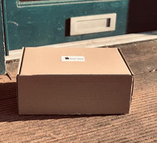 Load image into Gallery viewer, The Auld Yin - The Scot Box